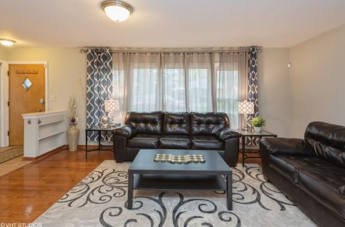 9301 Kilbourn Ave, Skokie, IL 60076-1313