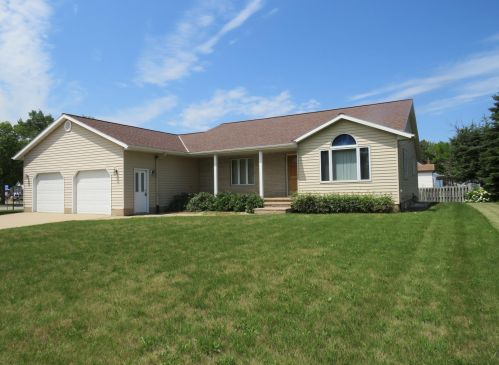 1210 Oakwood Ave, Benson, MN 56215-2030