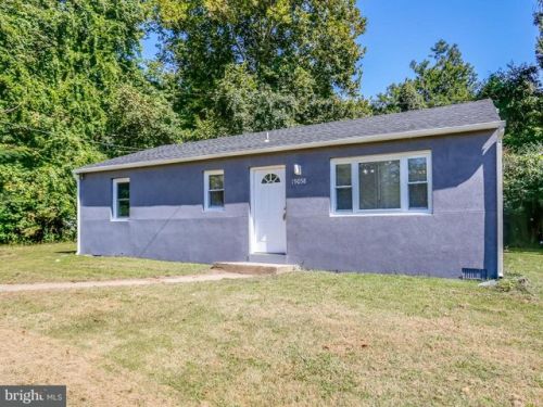 19058 Bethlehem Church Rd, Triangle, VA 22172-2109