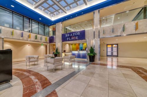 800 Brazos St, Austin TX  78701-2538 exterior