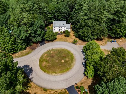21 Robin Hood Dr, Londonderry, NH 03053-4022