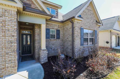 38 Timber Ln, Newnan, GA 30265-5582