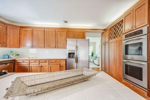 2911 Sycamore Ave, Glendale CA 91201-1154 exterior