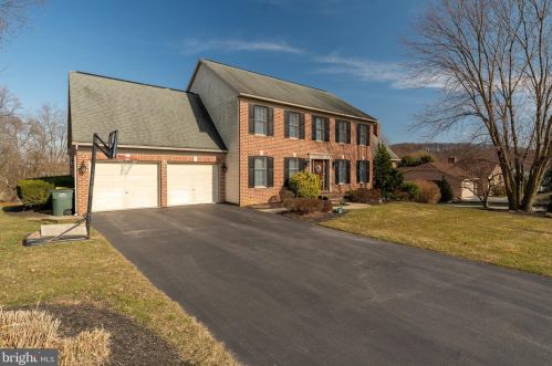 3688 Cheltenham Rd, York, PA 17402-4250