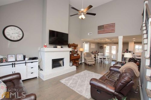 322 Stonecrest Dr, Carrollton GA  30117 exterior