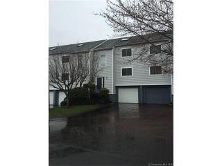 27 Midway Dr, Cromwell CT  06416-2551 exterior