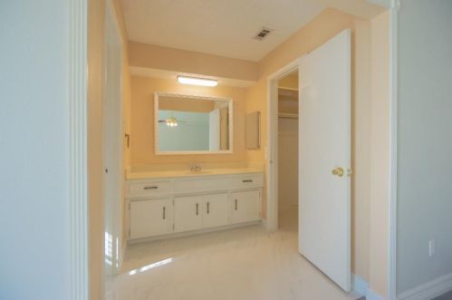 510 Mayfield Ave, Garland TX  75041-5041 exterior