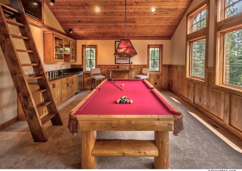 10865 Pine Cone Dr, Truckee CA  96161-3154 exterior