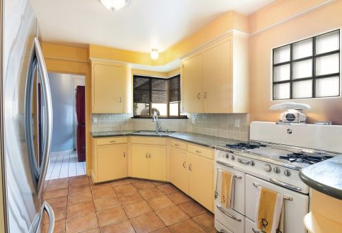 1549 Western Ave, Glendale CA  91201-1215 exterior