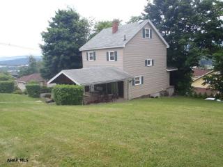 5017 Highland Park Ave, Altoona PA  16602-1426 exterior