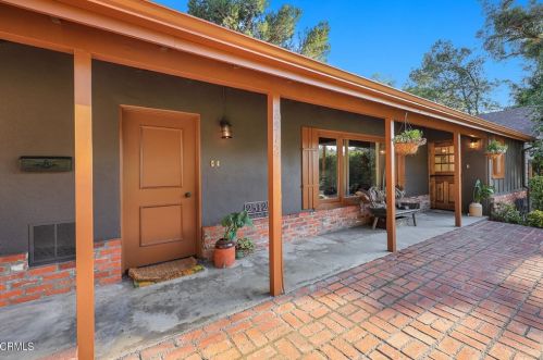 2512 Rockdell St, Glendale CA 91214-2221 exterior