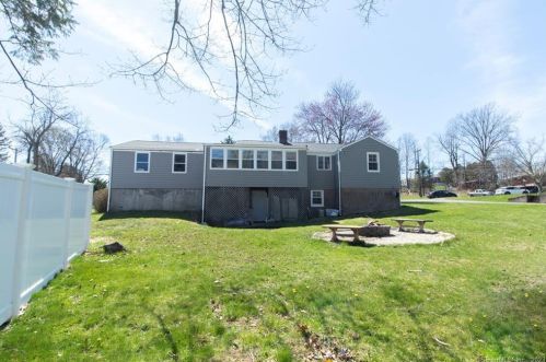 872 Randolph Rd, Middletown CT  06457-5239 exterior
