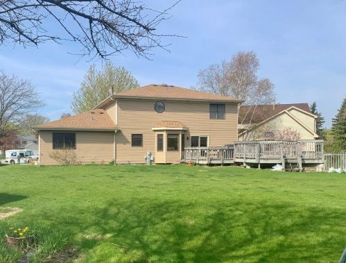 1211 Glen Ct, Carol Stream, IL 60188-2942