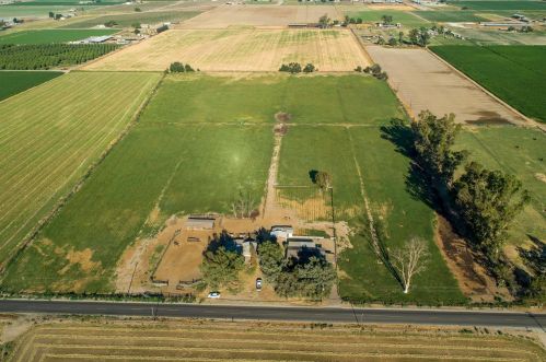 4107 Mitchell Rd, Turlock, CA 95380-9339