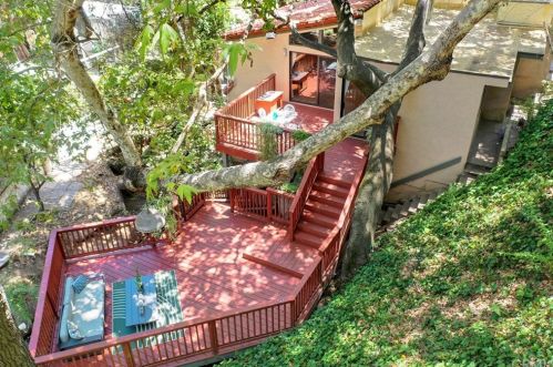 2471 Chevy Chase Dr, Glendale CA  91205-3085 exterior