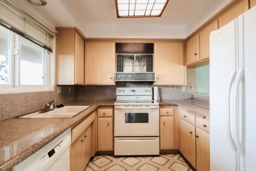 23005 Maple Ave, Torrance, CA 90505-8116