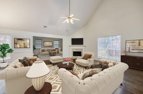 539 Pennybrook Ln, Stone Mountain, GA 30087-5900