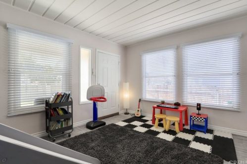 1401 Villa St, Riverside CA  92507-1332 exterior