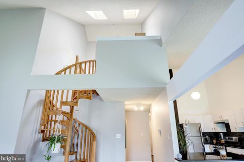 914 Eagles Chase Dr, Trenton NJ  08648-2545 exterior