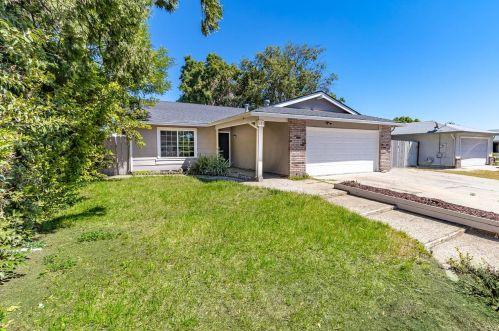 105 Yosemite Dr, Tracy, CA 95376-4868