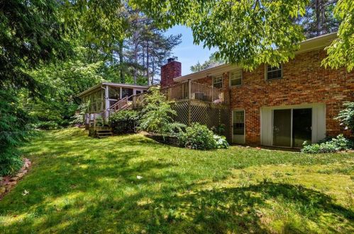 2220 Cumberland Dr, Smyrna GA  30080-4661 exterior