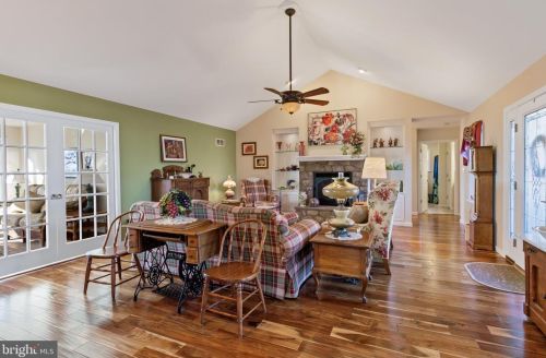 2360 View Dr, Lancaster PA  17602-1016 exterior