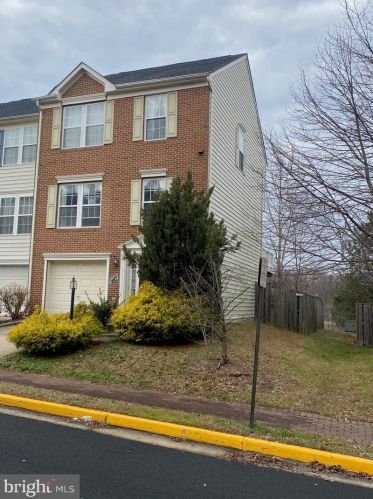 8079 Horseshoe Cottage Cir, Lorton, VA 22079-2371