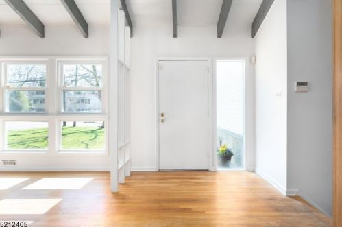 1168 Blazo Ter, Mountainside, NJ 07092-2215