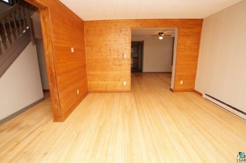 2626 5th St, Duluth, MN 55812-1535