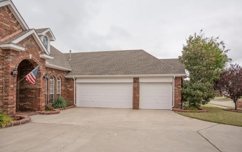 5717 Summit Knoll Ct, Garland, TX 75048-2604