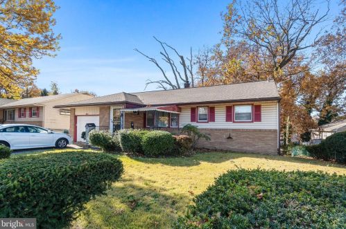 651 Cove Rd, Camden, NJ 08110-3538