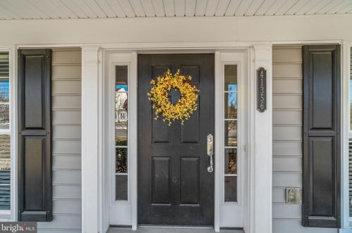 41356 Windybush Dr, Leesburg, VA 20175-8790