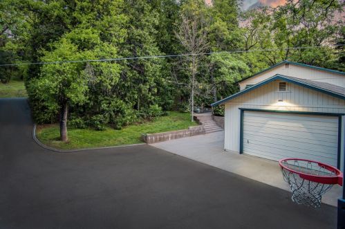 360 Pinewood Way, Meadow Vista, CA 95722-9563