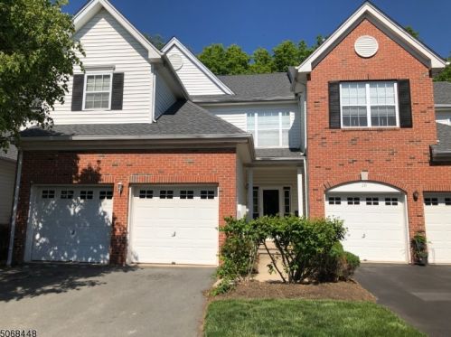 12 Surrey Ln, Flemington, NJ 08822-1547