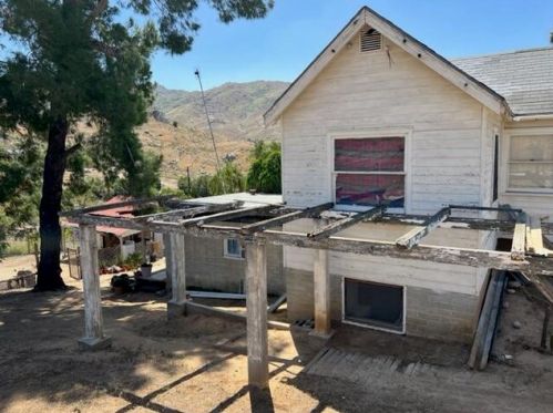 2270 Mt Vernon Ave, Riverside CA  92507-4624 exterior