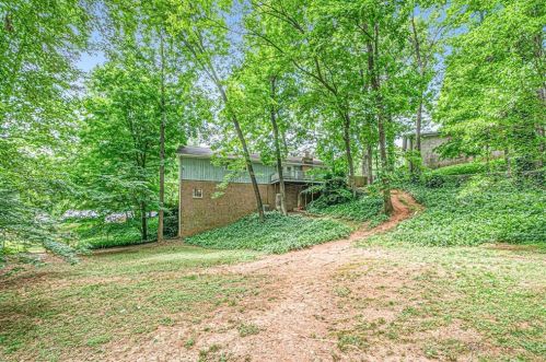 6869 Lockridge Dr, Atlanta GA  30360-1514 exterior