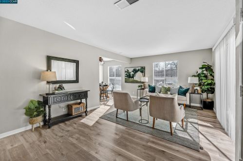 2037 Sierra Rd, Concord, CA 94518-2904
