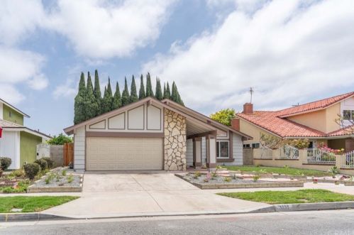 3205 Deegan Dr, Santa Ana, CA 92704-6614