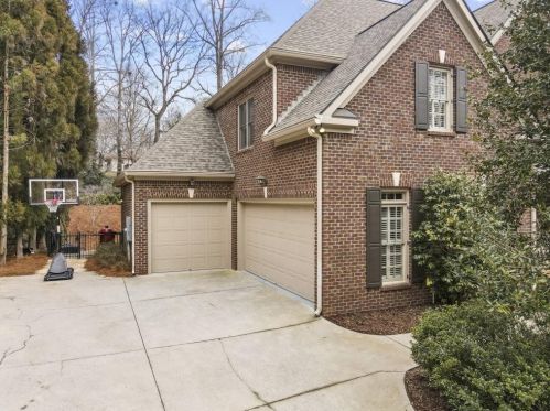 304 Frst Vly Ct, Atlanta GA  30342-2353 exterior