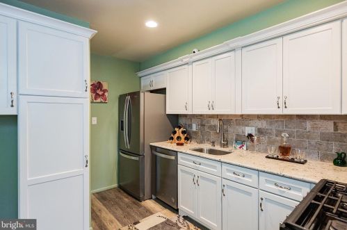 85 Valleybrook Dr, Lancaster PA  17601-4612 exterior