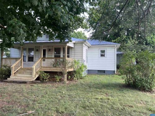 358 Parkersburg Tpke, Staunton, VA 24401-6121