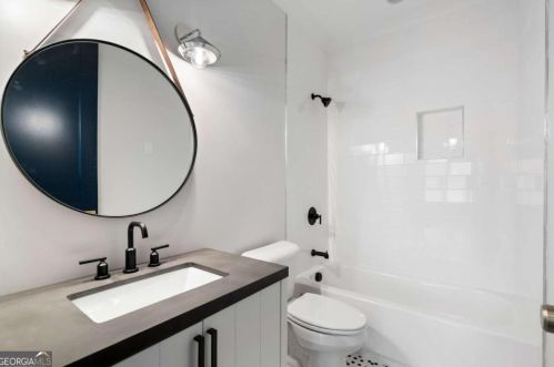 2731 Arden Rd, Atlanta GA  30305-1913 exterior