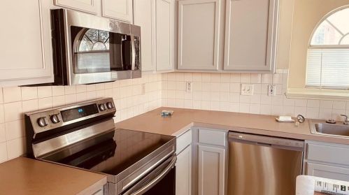 1512 Summers Dr, Cedar Hill TX  75104-4918 exterior