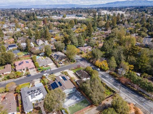 990 Stanley Ave, Los Altos CA 94024-5069 exterior