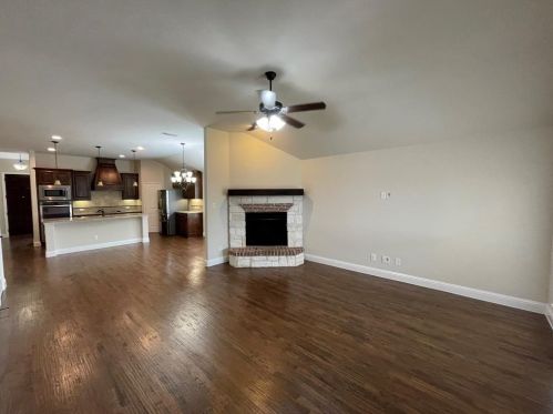 410 Calvert Dr, Midlothian, TX 76065-1396