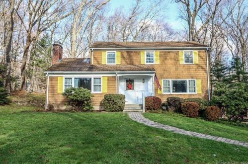 22 Old Lantern Dr, Wilton, CT 06897-4630