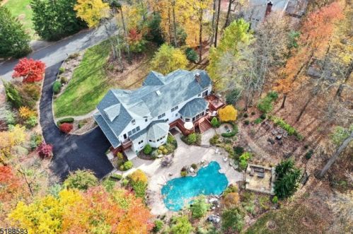 151 Forest Dr, Stirling, NJ 07980-1023