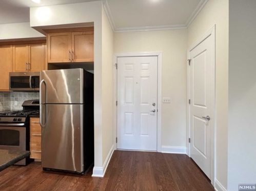 500 Anderson Ave, Cliffside Park, NJ 07010-1636