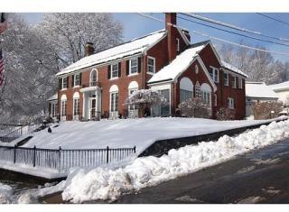 346 Gaskill St, Woonsocket, RI 02895-1016