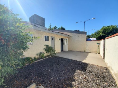 115 Granada Dr, Madera, CA 93637-5037